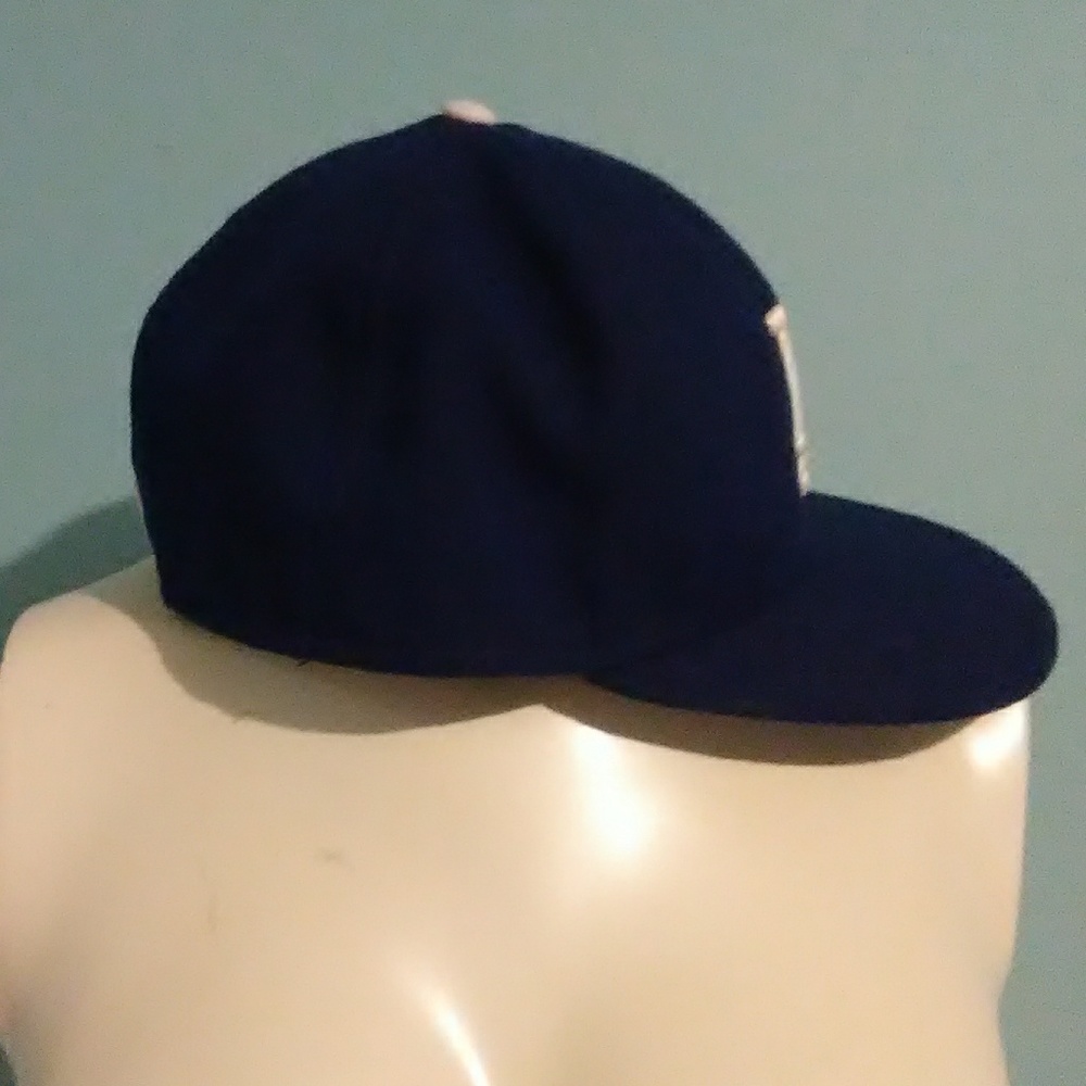 FINAL SALE! GUC LA Hat - Picture 2 of 8